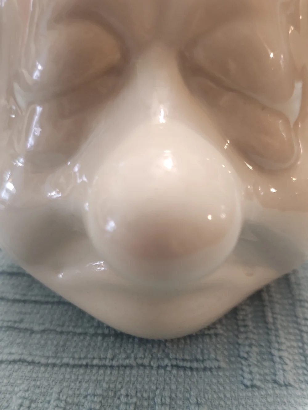 Ceramic egg separator
